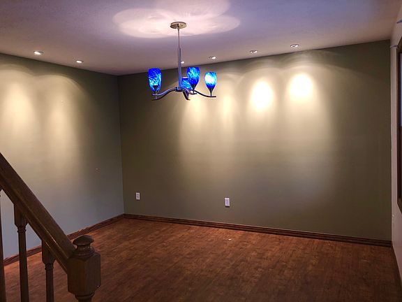 2nd image of 703 Harvest Ln