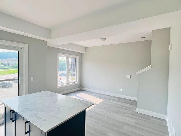 10 S Creek Dr #3 — Photo 3