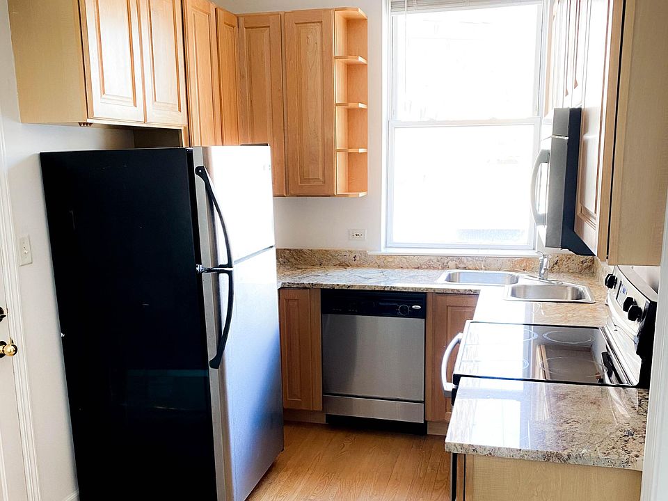1st image of 530 W Deming Pl #1N