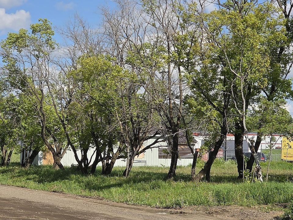 2nd image of 3829 50th St
