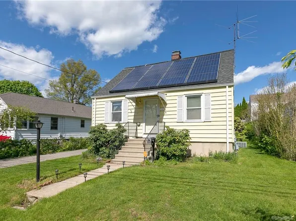 18 Drake St, Stratford, CT 06614