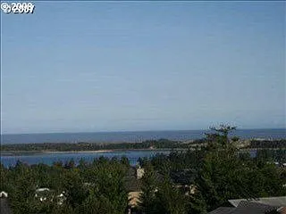 720 Prefontaine Dr photo 1