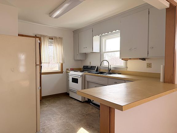 2nd image of 1968 River Rd