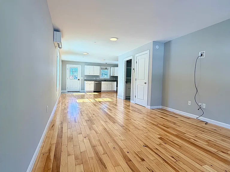 27 Jefferson St #1 — Photo 3