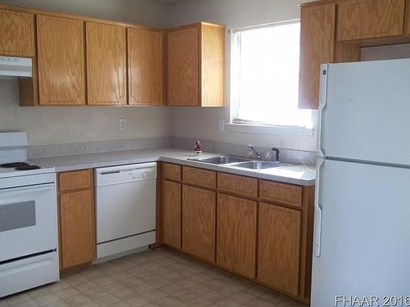 3rd image of 139/141 Armadillo Ln