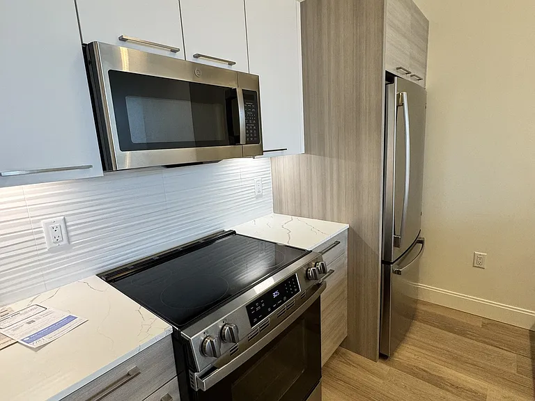 1077 Commonwealth Ave #209J — Photo 2