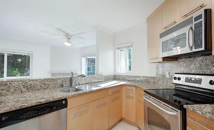 7585 Charmant Dr #812 — Photo 11