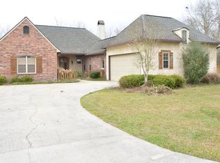 209 Pontchartrain Dr, Carencro, LA 70520