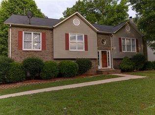 1611 Running Deer Dr NW, Conover, NC 28613