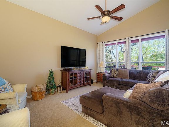 5th image of 307 Lovers Ln