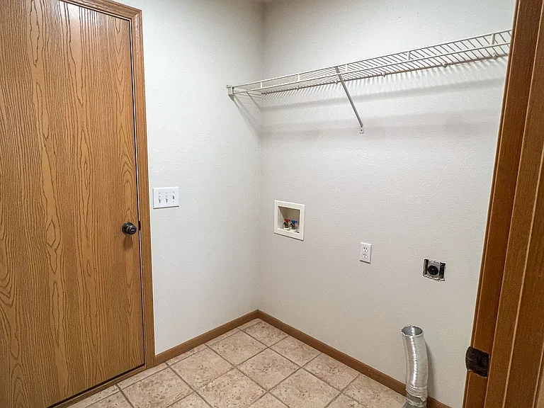 2944 W Swallow St — Photo 3