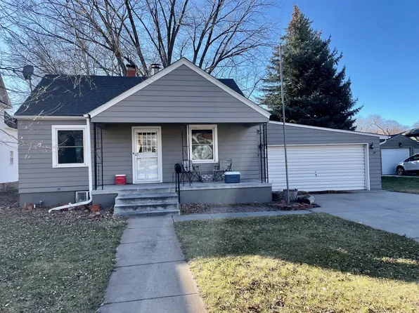 1806 Lake Ave, Gothenburg, NE 69138