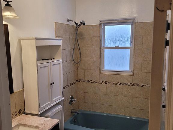 5th image of 420 Highland Ave