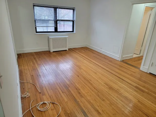 (undisclosed Address), Larchmont, NY 10538