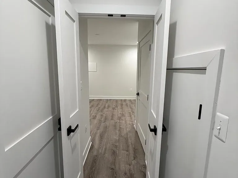3923 Roland Ave — Photo 9