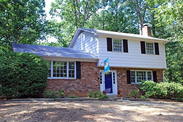 Welcome to 2156 Woodmont Drive