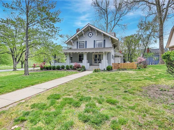 5600 Brookside Blvd, Kansas City, MO 64113