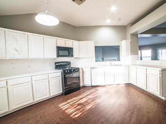 3rd image of 1111 Bluestone Dr