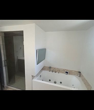 3rd image of 5726 Newlin Ave