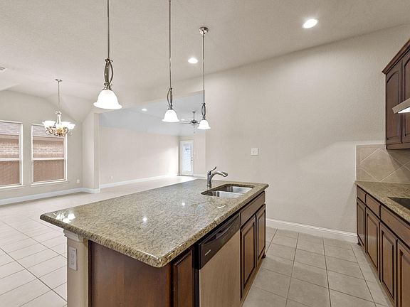 4th image of 11909 Bexley Dr
