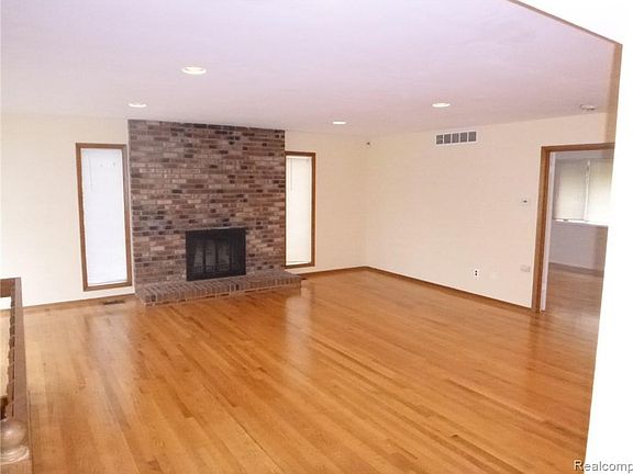 Living Room.JPG