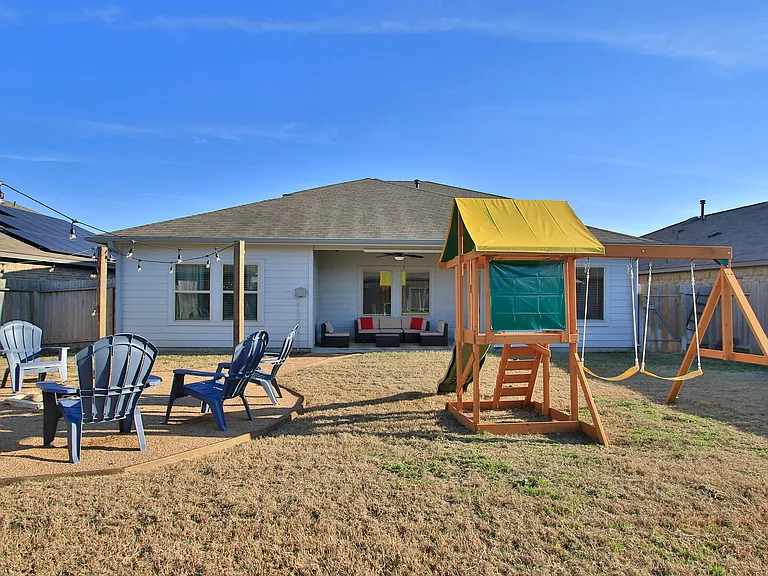 2431 Sutton Hollow Ct — Photo 37