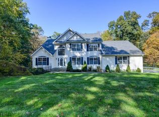 6 Macintosh Dr, Lafayette, NJ 07848