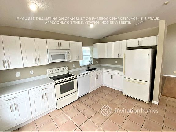 3rd image of 1369 Fairfax Cir E