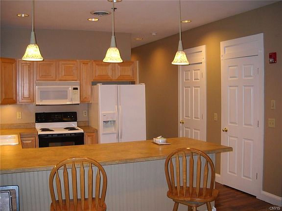 5th image of 34 Oswego St