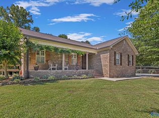 956 Parches Cove Rd, Union Grove, AL 35175