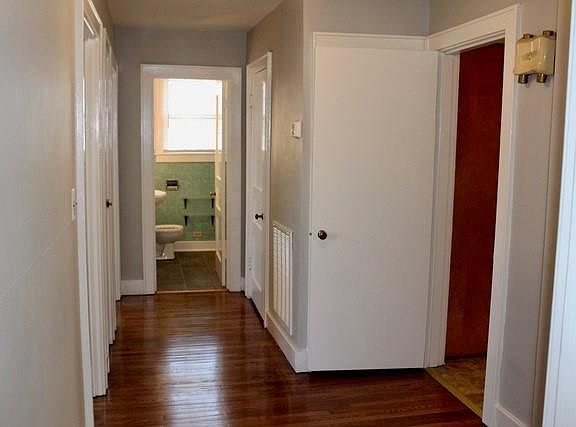 4th image of 138 Carlisle Ave