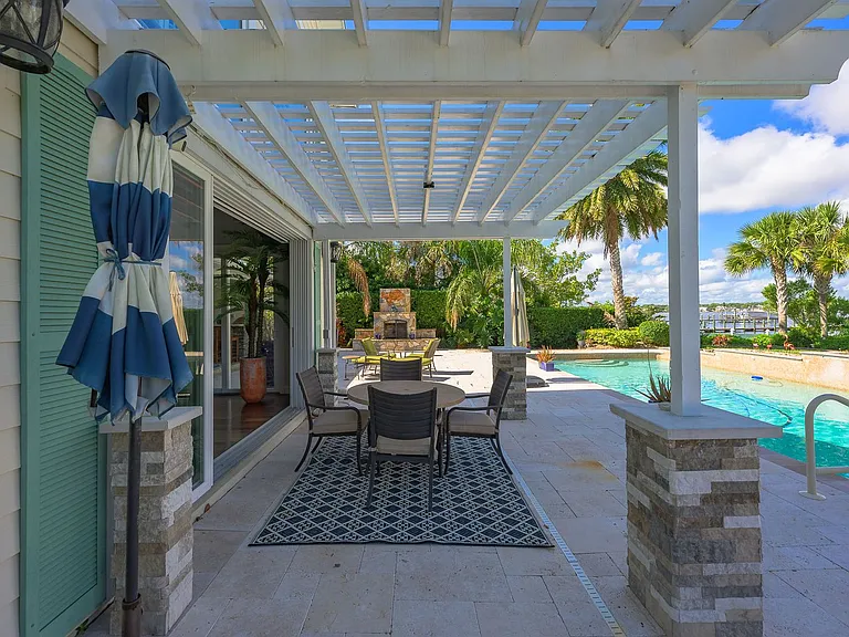 1130 John Anderson Dr — Photo 24