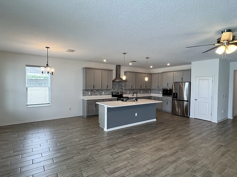 484 Old Windsor Way — Photo 14