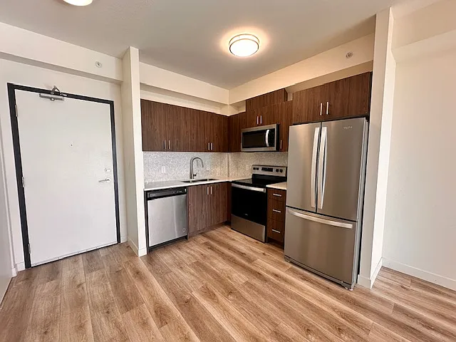 128 King St N #906 — Photo 3