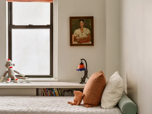 21 East 10th Street image 8 of 10