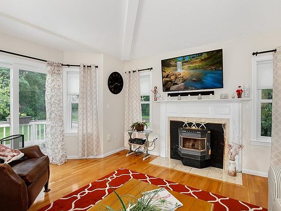5th image of 1200 Salem St #112