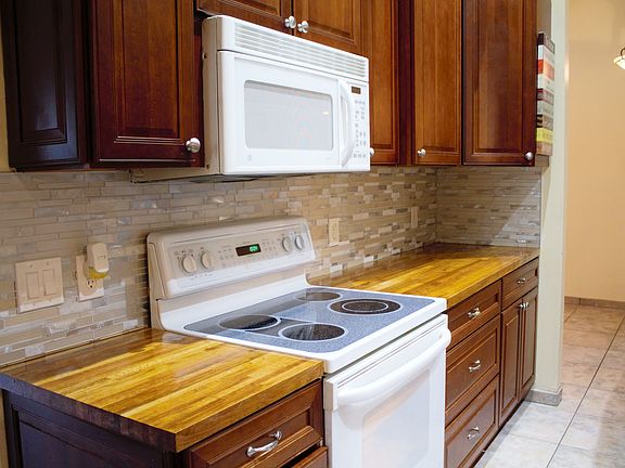 3rd image of 1429 Wood Lake Cir