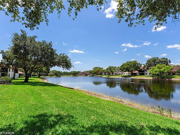 2nd image of 6070 SE Martinique Dr APT 202