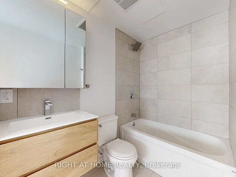 3122 Dundas St W #5 — Photo 15
