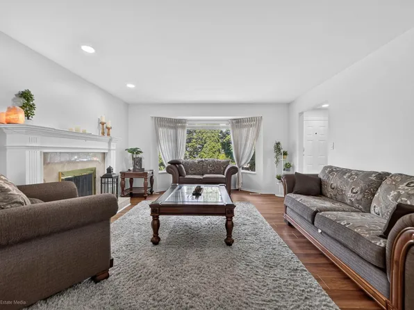 12460 63a Ave, Surrey, BC V3X 2C7