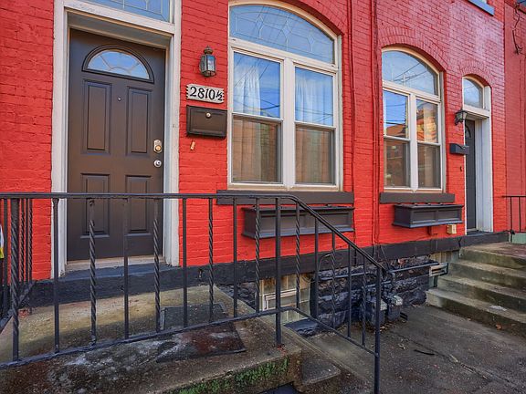 2nd image of 2810 Sarah St Floor 1