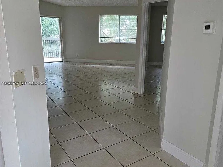 Westview Dr — Photo 3
