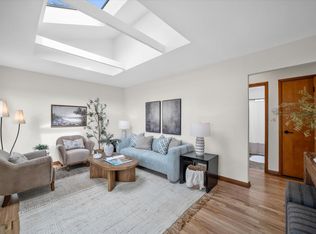 W166N8430 Dardis Ave, Menomonee Falls, WI 53051