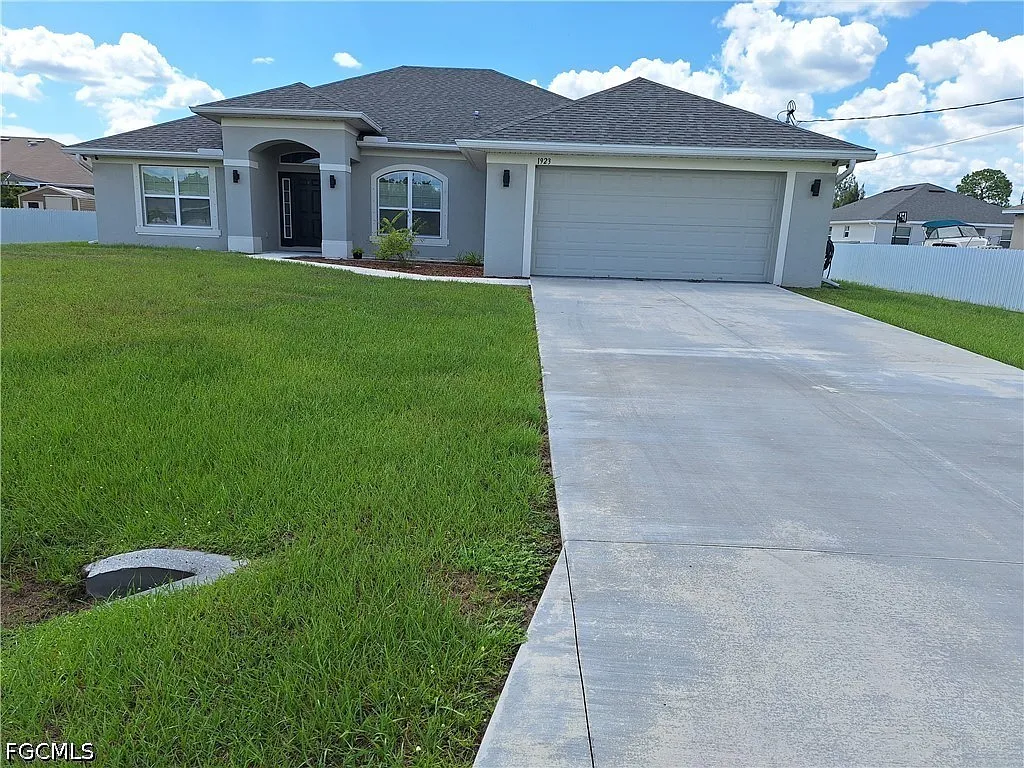 4 bed, 3.0 bath, 2276 sqft, $1,995 — Photo 4