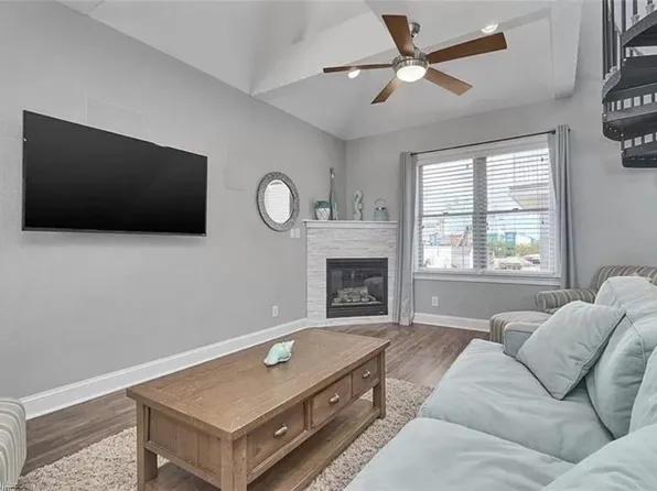 219 16th St Unit 219, Virginia Beach, VA 23451