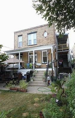 3rd image of 2912 N Sacramento Ave #1