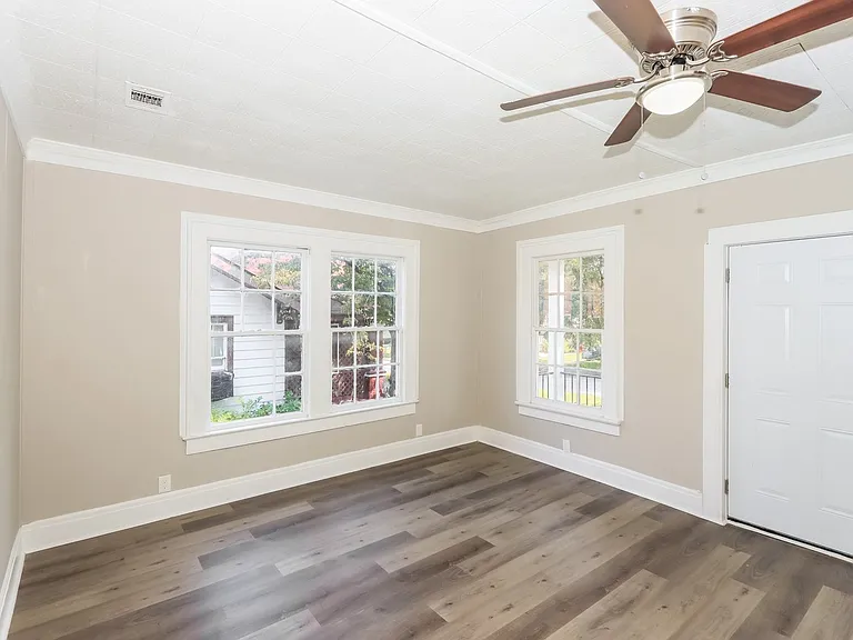 757853_018_living_room_13153070.jpg