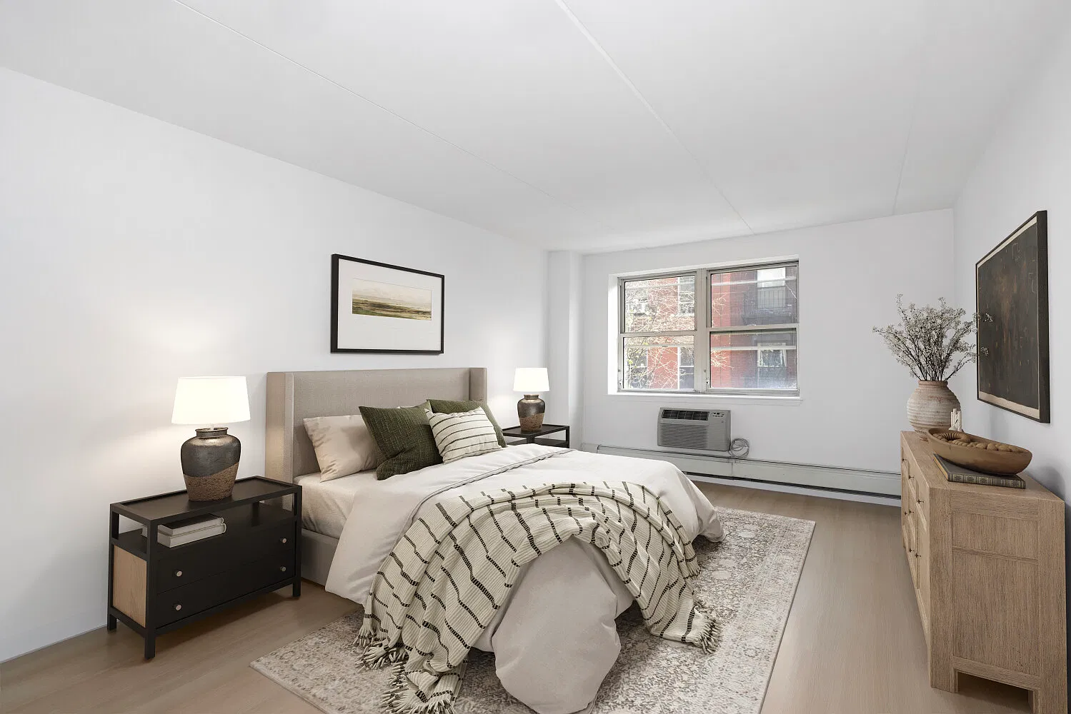301 Elizabeth St — Photo 3