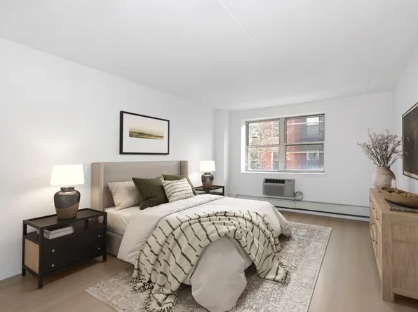 301 Elizabeth Street image 3 of 15