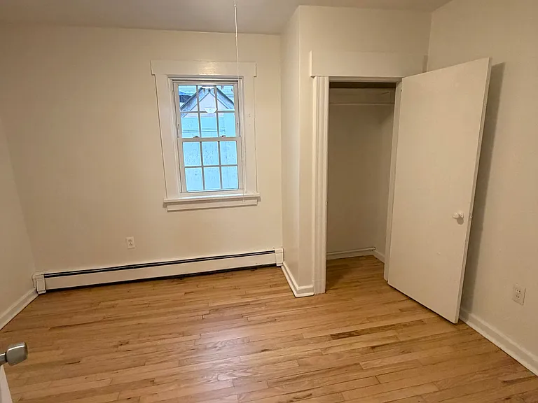 709 Ship Ave — Photo 12
